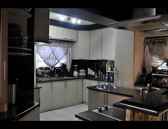 3 BEDROOM HOUSE FOR SALE IN ZAKARIYYA PARK